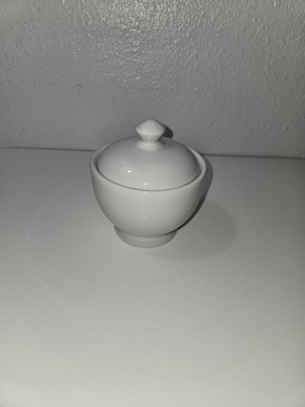 Cordon Bleu White Bistro Porcelain Covered Sugar Bowl - Elegant Table Serveware